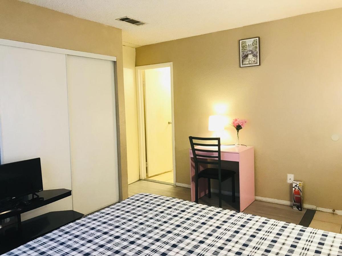 Pensión Independent Bedroom With Private Bathroom#2 *