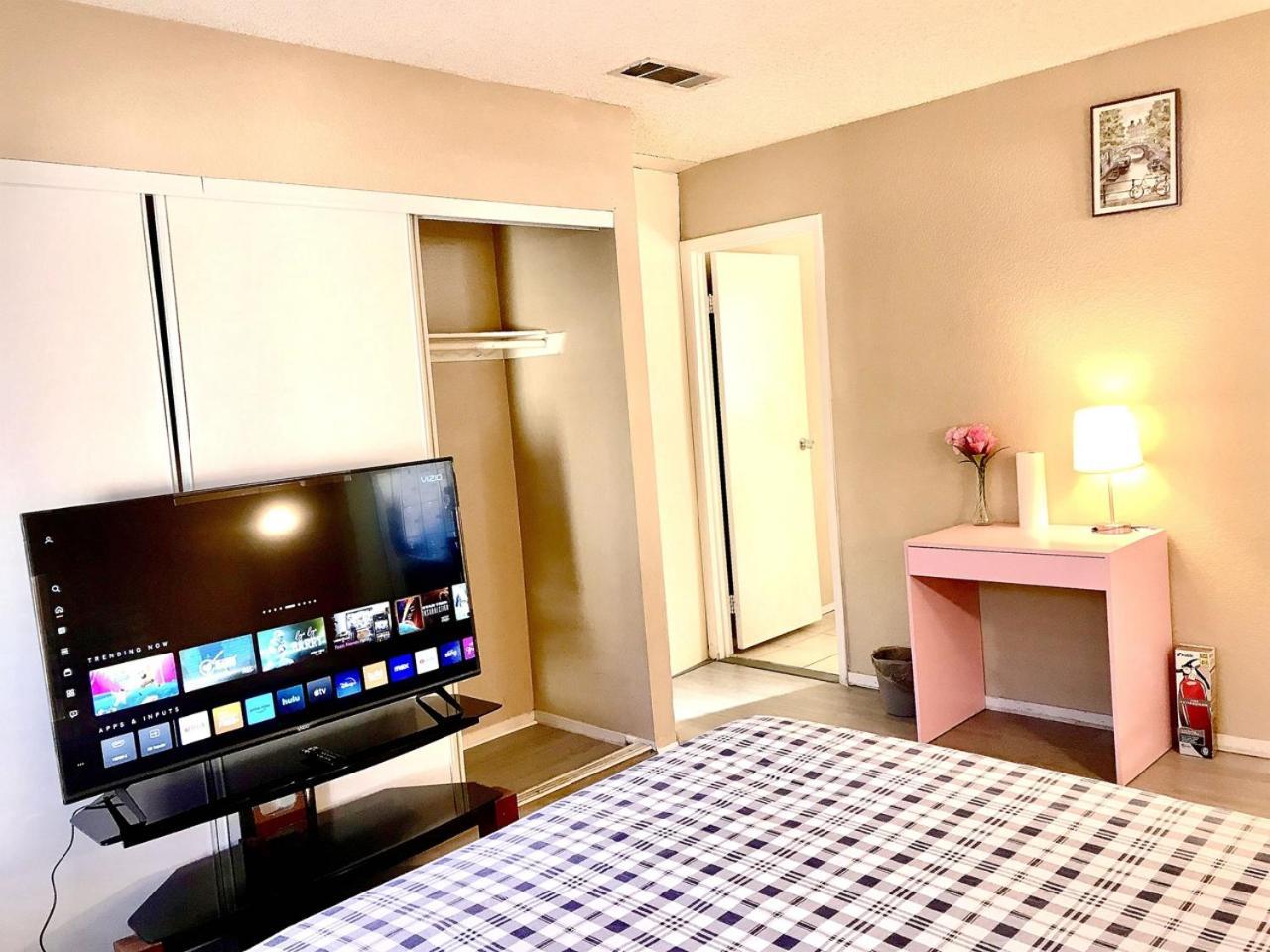 Independent Bedroom With Private Bathroom#2 Pensión Las Vegas